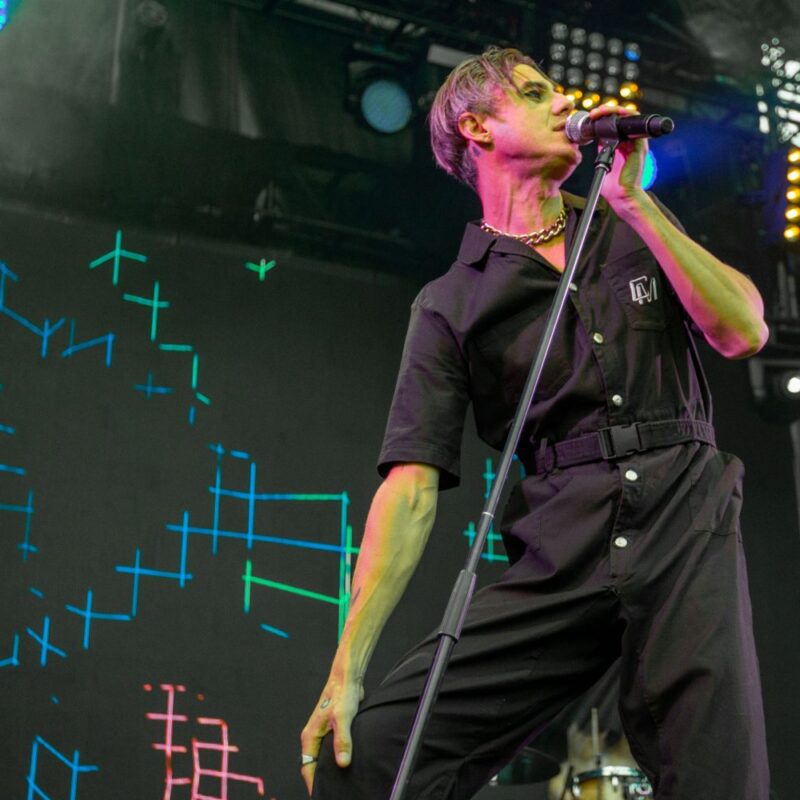 Confidence Man at Melbourne Zoo Twilights AV WOOHAH LED Screen Broadcast Melbourne