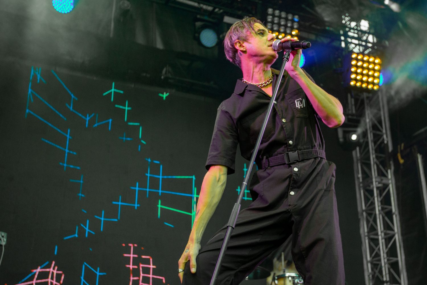 Confidence Man at Melbourne Zoo Twilights AV WOOHAH LED Screen Broadcast Melbourne