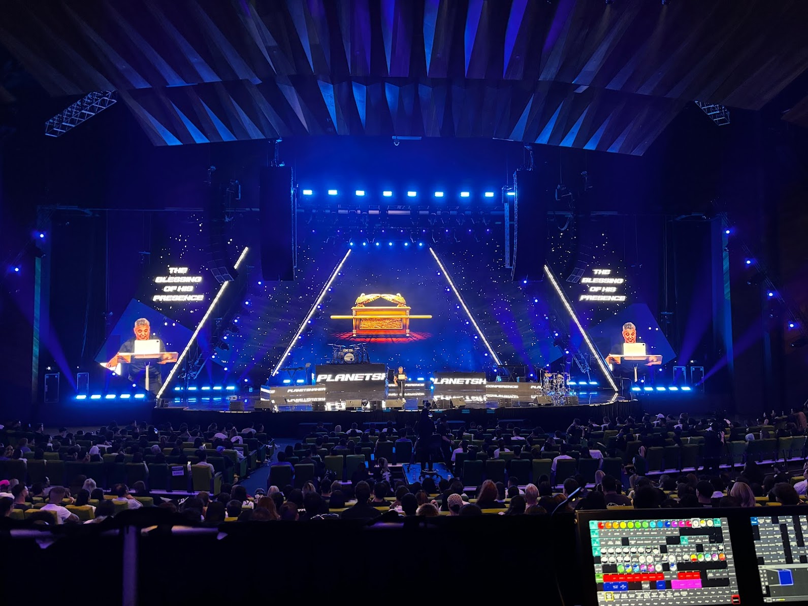 Planetshakers Conference AV Video WOOHAH MCEC Melbourne ROE CB5